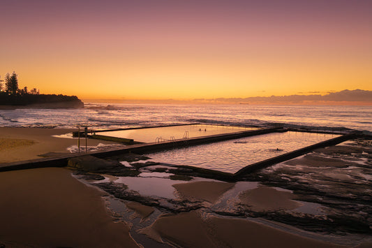 Morning bath in sea foam